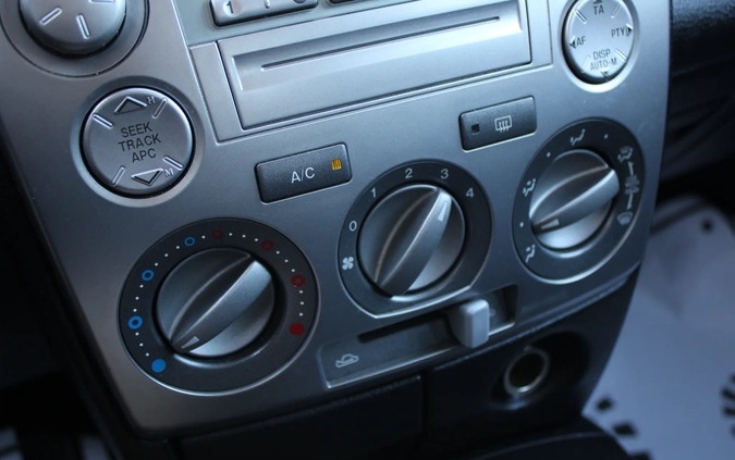 Mazda 2 cena 12700 przebieg: 160000, rok produkcji 2005 z Zamość małe 254